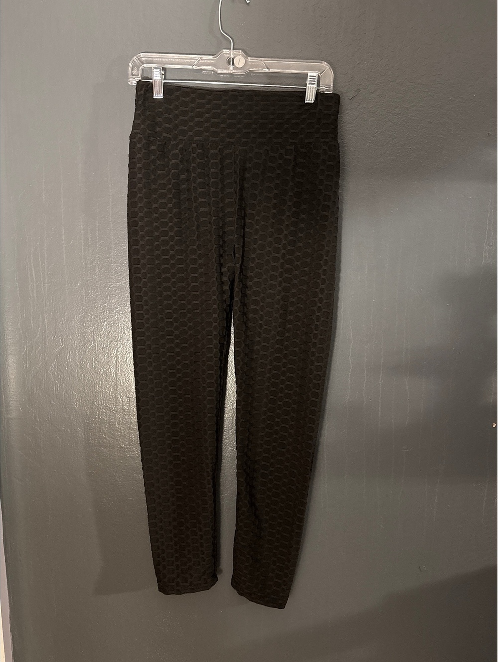 Black Textured High-Waisted Leggings with Ruched Back Detail